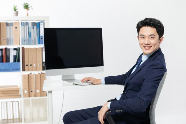 办公室标识设计在现代企业中的标准化与智能化发展 图1
