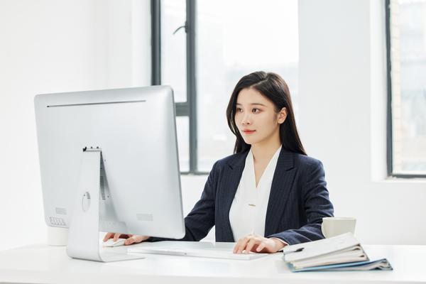特别职业装，展现独特魅力 图2