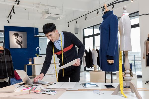 时尚风潮：服装设计行业的趋势预测 图2