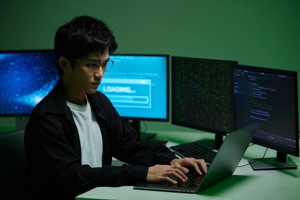 香水之恋：探索神秘香氛世界，让心灵陶醉其中图1