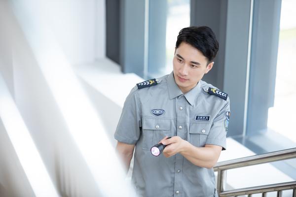 物业服务升级，品质生活升级：打造和谐美好家园图1