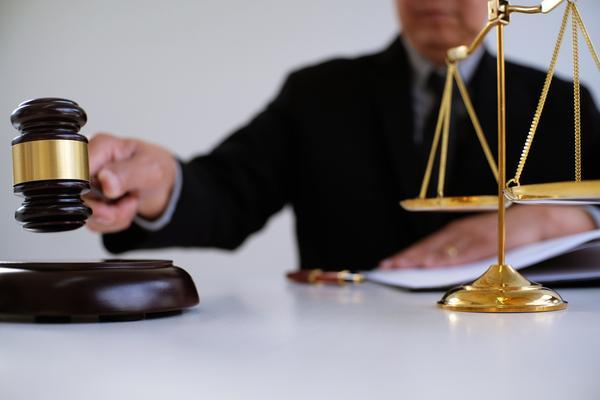 借呗身份证到期了|借呗贷款逾期的法律风险及应对策略 图1