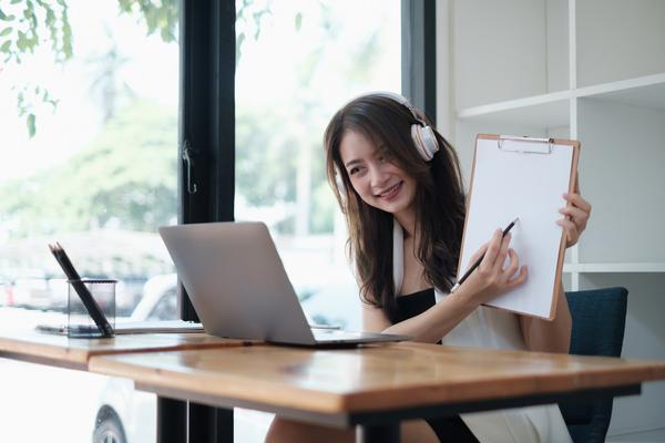 完美年会策划,活动布置模板一应俱全图1