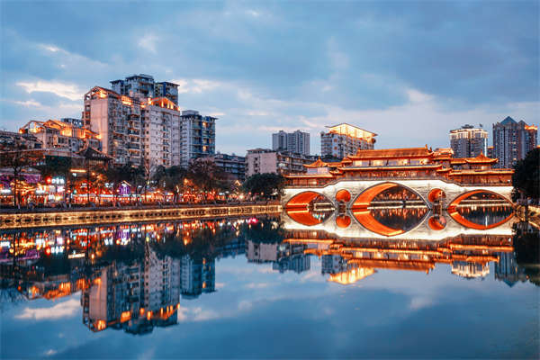 《美食探秘：的网红打卡之地，必尝美食大集合》图1